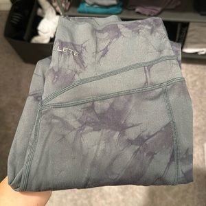 Surface pocket legging